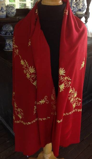 Large red shawl in Kashmire fine wool with yellow silk embroidery